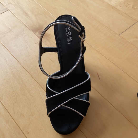 Michael Kors Lexie Suede Platform Sandal size 7.5 - Picture 8 of 11